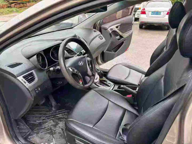 南宁13年现代朗动4