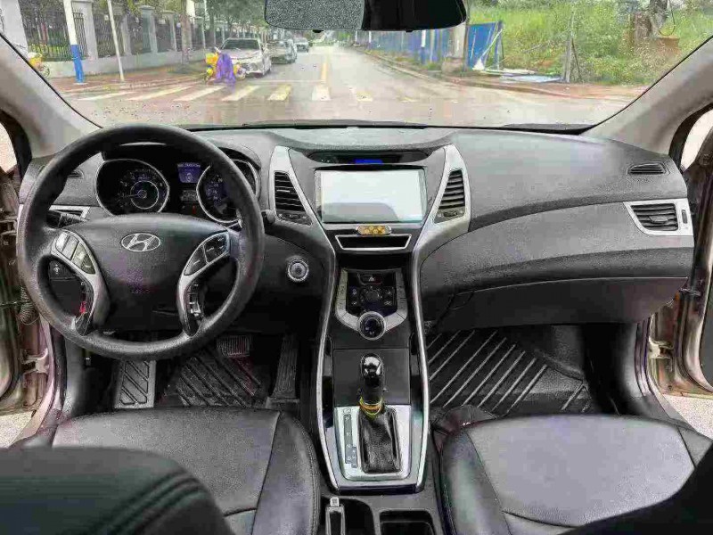 南宁13年现代朗动5