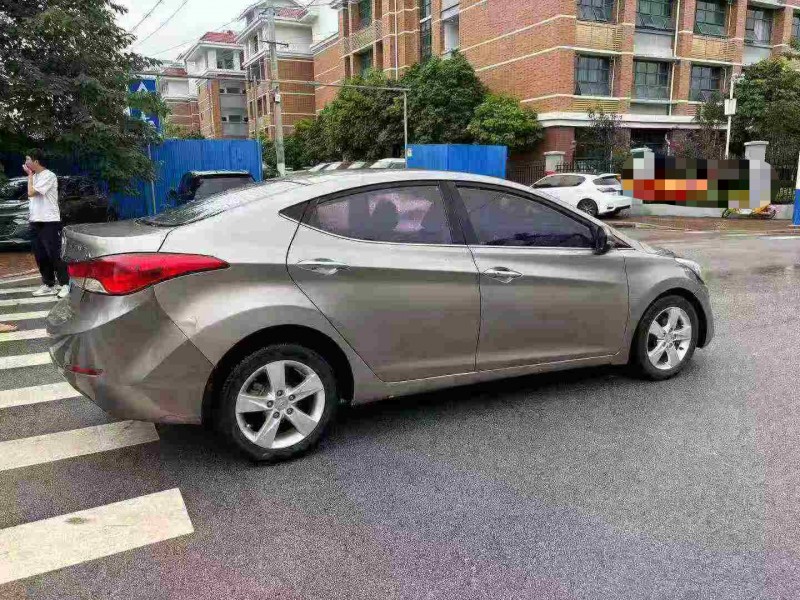 南宁13年现代朗动8