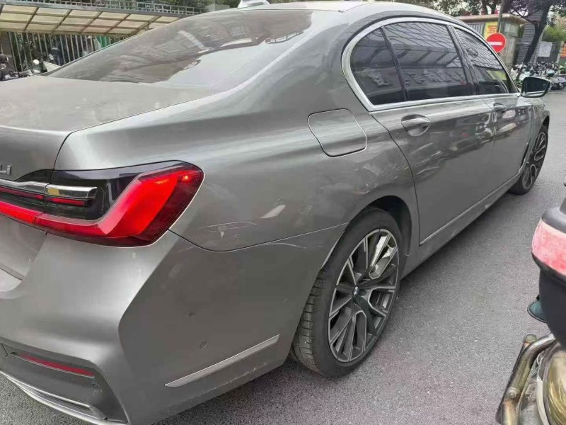 新余20年宝马7系8