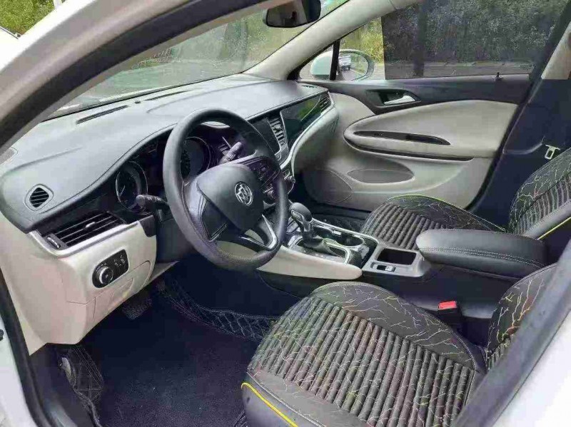 南宁20年别克威朗4