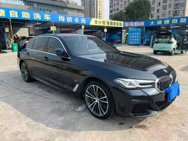 湖州22年宝马5系3