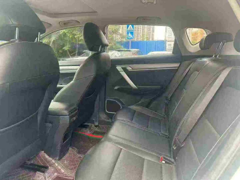 南宁20年吉利缤越6