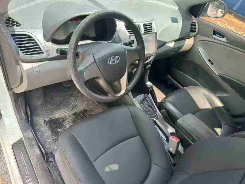 南宁18年现代瑞纳4