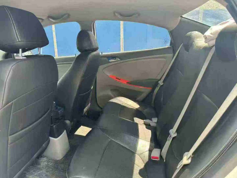 南宁18年现代瑞纳6