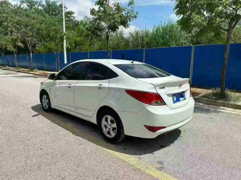 南宁18年现代瑞纳7