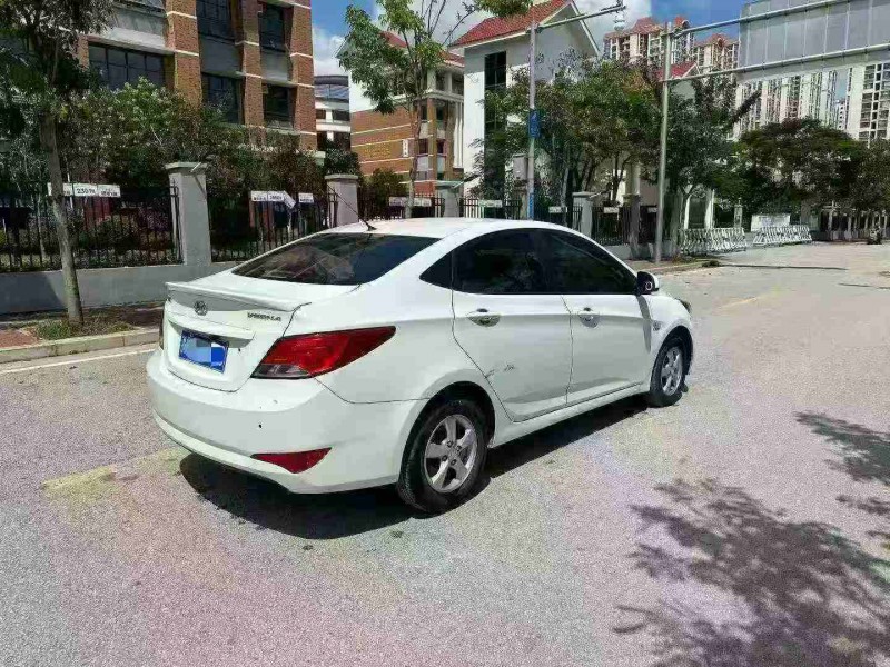 南宁18年现代瑞纳8