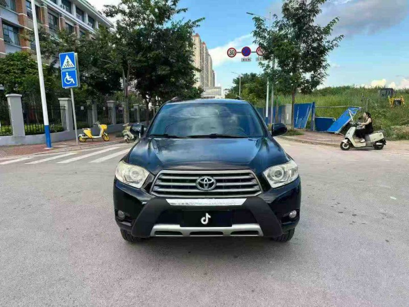 南宁11年丰田汉兰达1