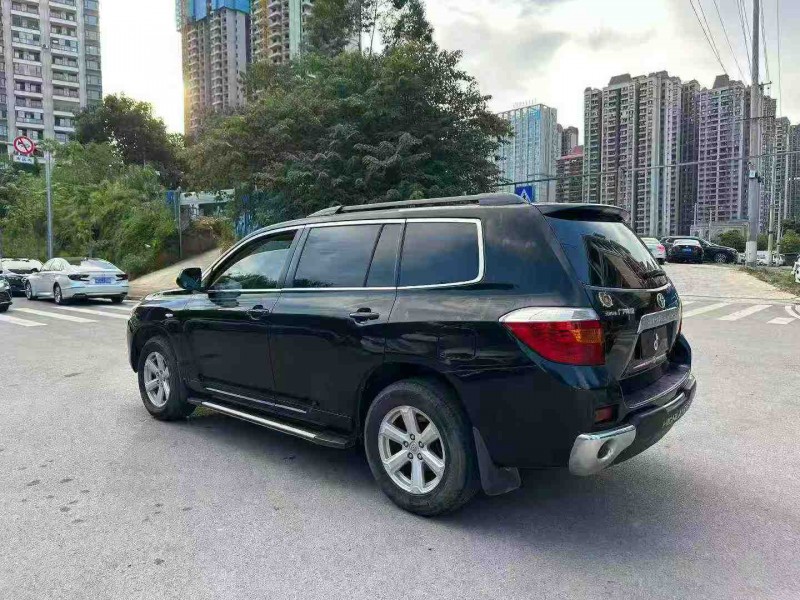 南宁11年丰田汉兰达7