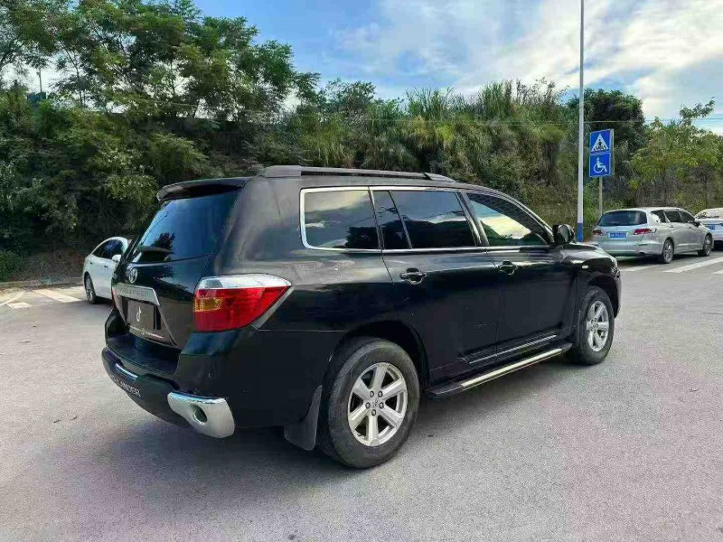 南宁11年丰田汉兰达8