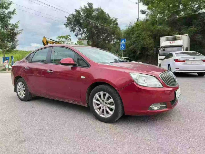 南宁11年别克英朗2