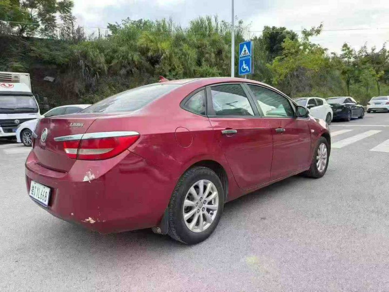 南宁11年别克英朗7