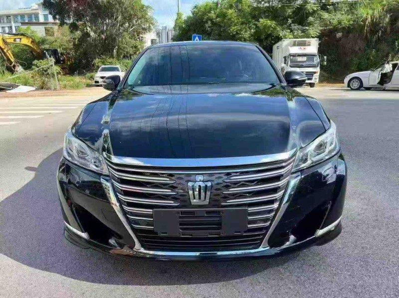 南宁18年丰田皇冠1