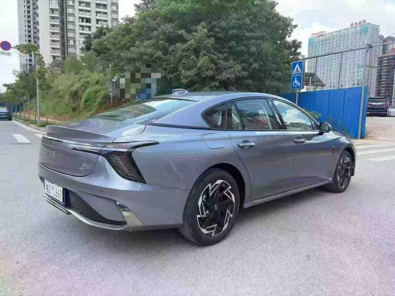 南宁24年红旗H67