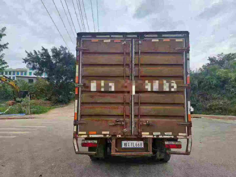 南宁20年东风多利卡8