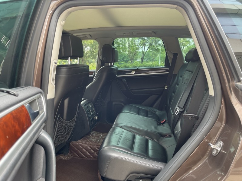 济宁14年大众途锐5