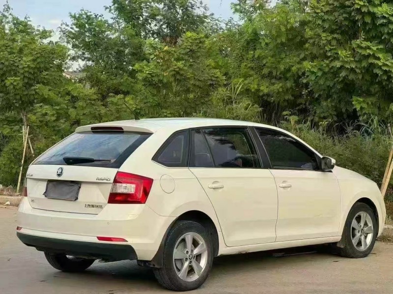 汕头18年斯柯达昕动8