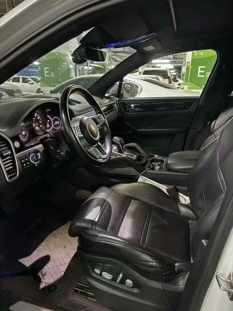 萍乡19年保时捷卡宴6