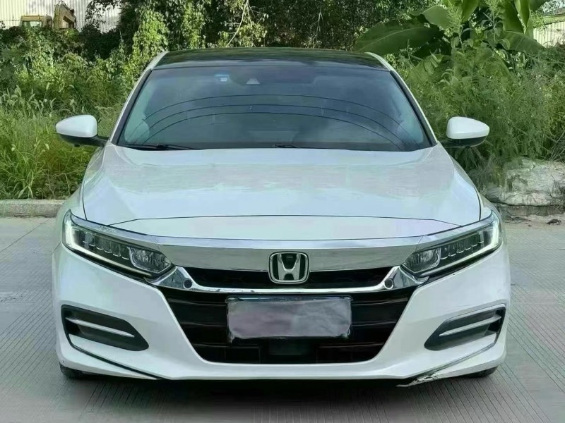 汕头17年本田雅阁1