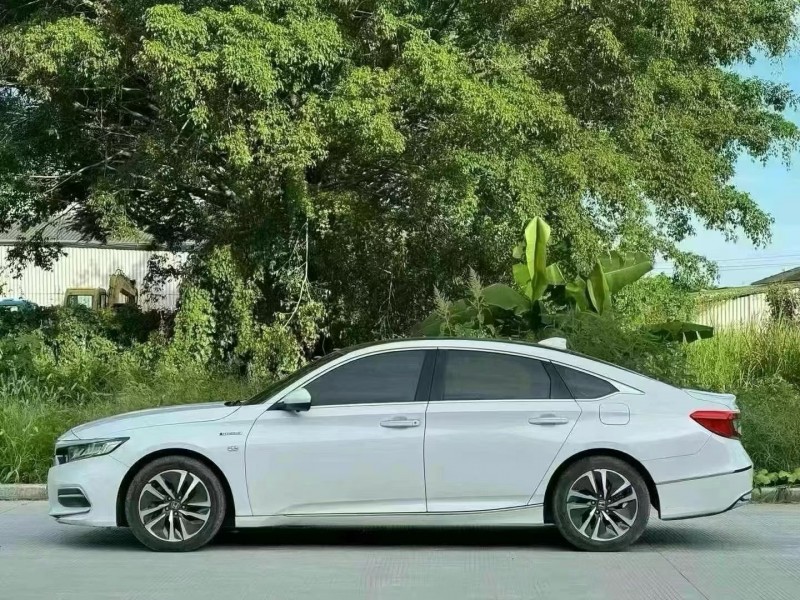 汕头17年本田雅阁3