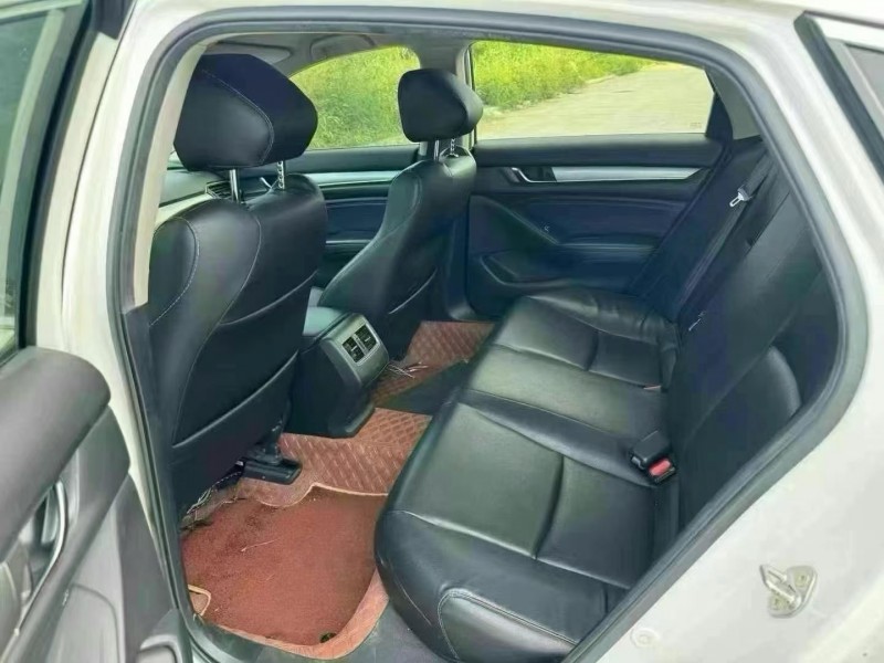 汕头17年本田雅阁6