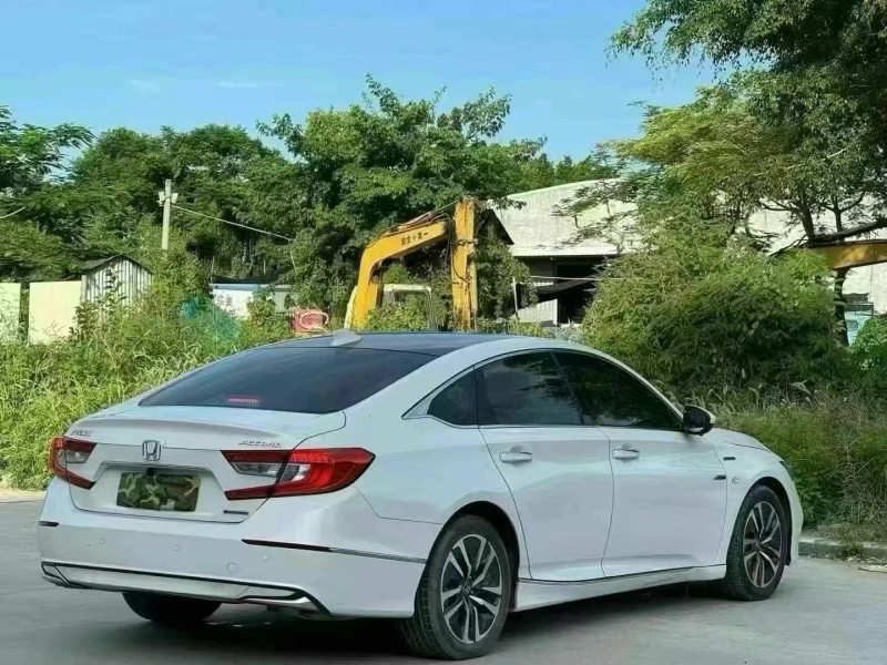 汕头17年本田雅阁8