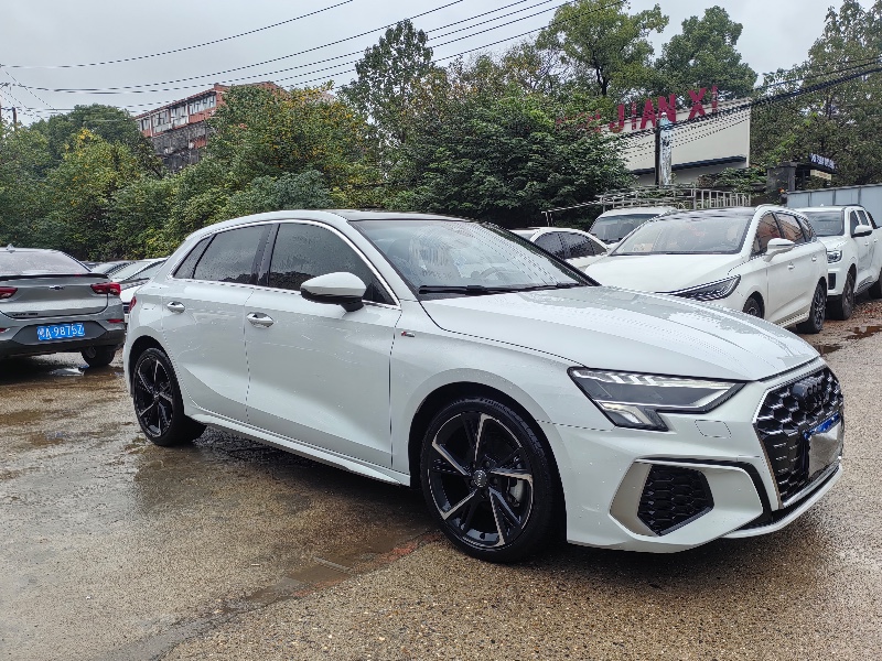 长沙21年奥迪A33