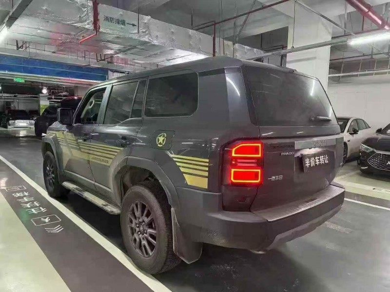 九江24年丰田普拉多5