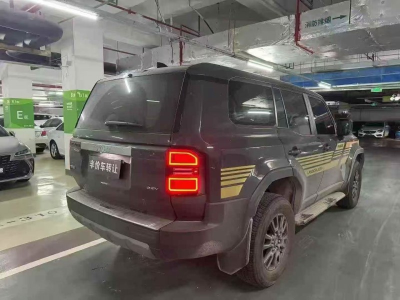 九江24年丰田普拉多8