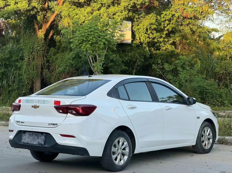 汕头22年雪佛兰科沃兹8