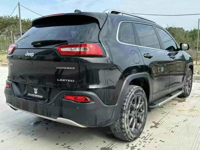 汕头20年Jeep自由光8