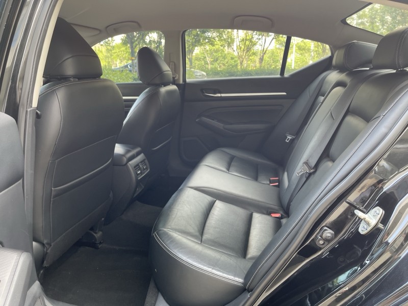 济宁21年日产天籁4