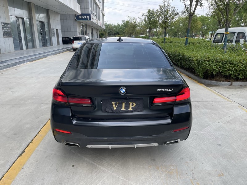 济宁21年宝马5系9