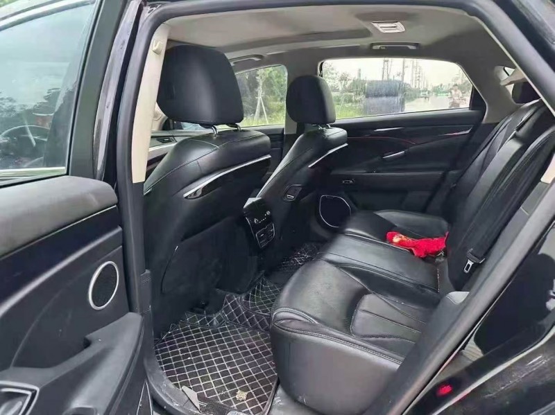 汕头17年吉利博瑞5