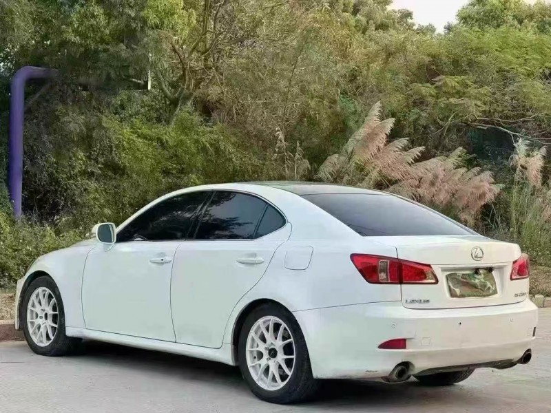 汕头11年雷克萨斯IS7