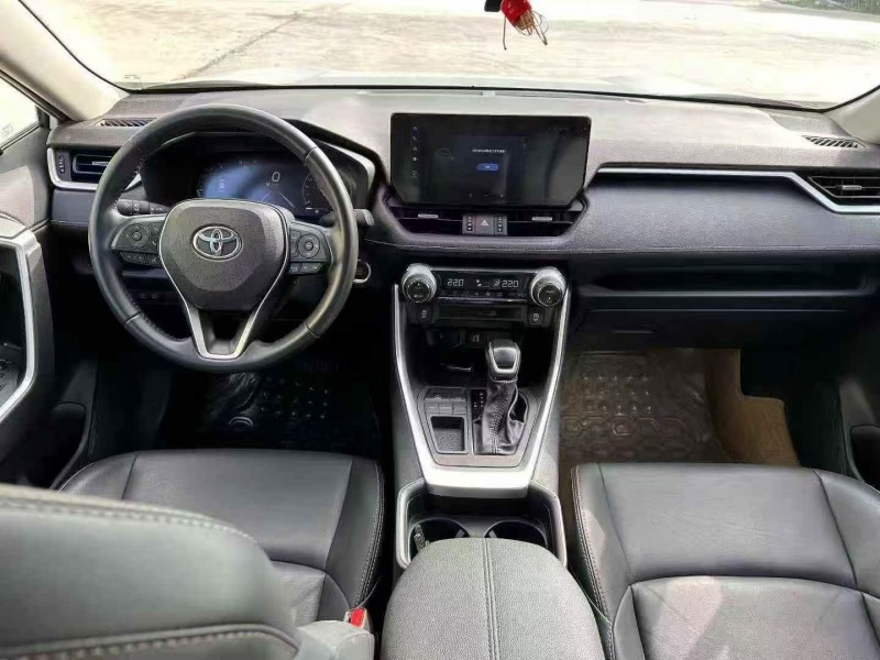 广州23年丰田威兰达4