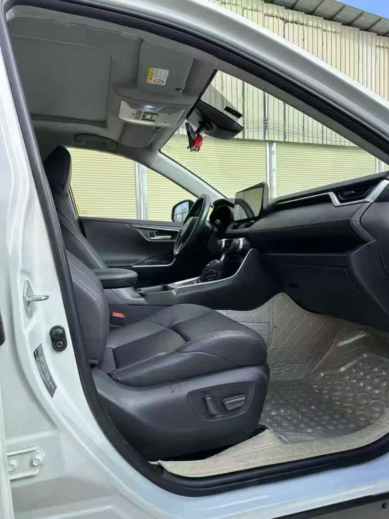 广州23年丰田威兰达7