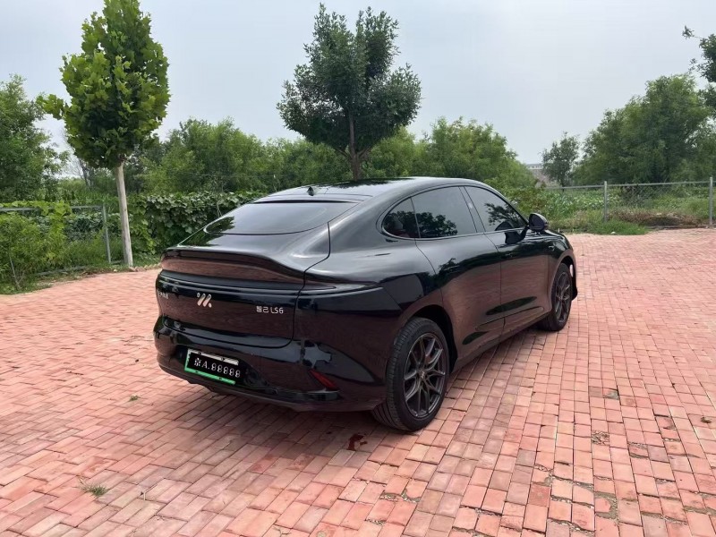 济南24年智己LS64