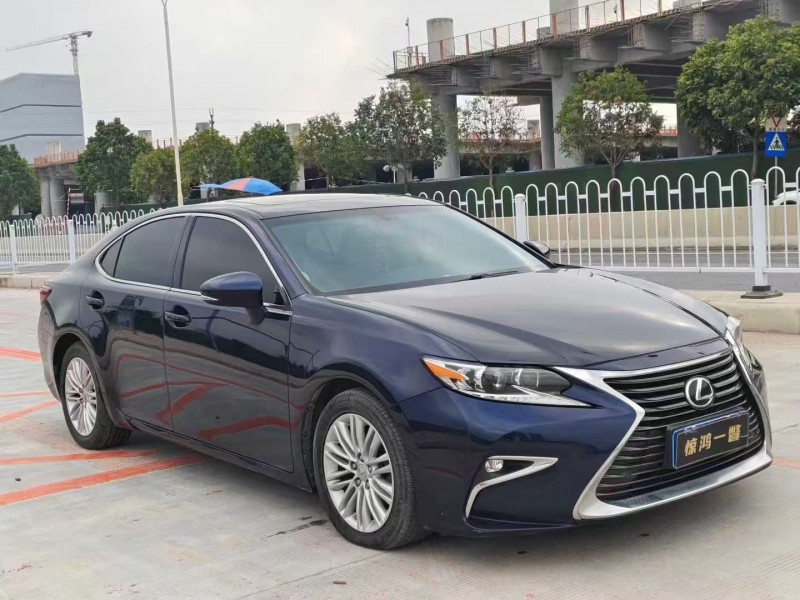 广州17年雷克萨斯ES2