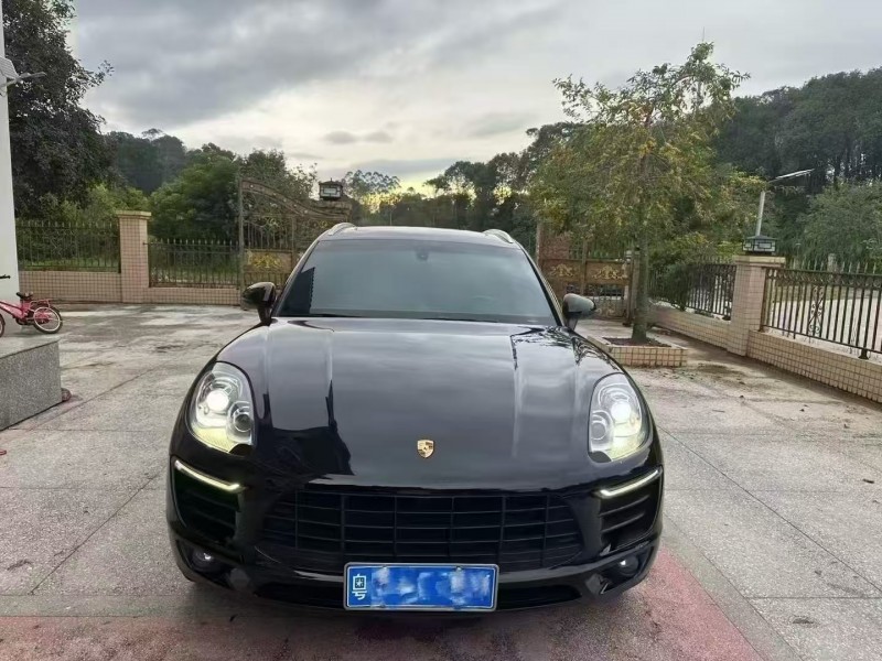广州15年保时捷Macan1