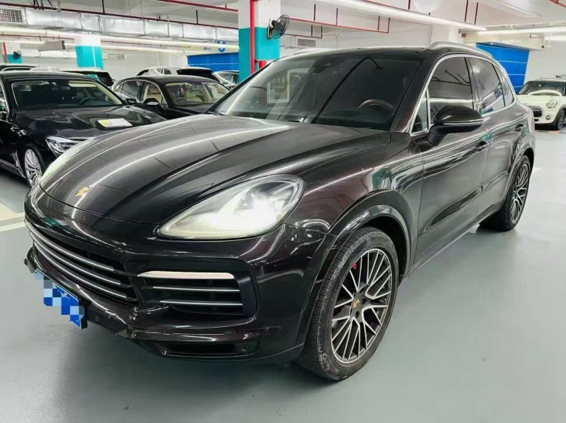 广州22年保时捷卡宴2