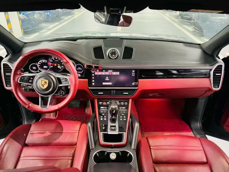 广州22年保时捷卡宴4