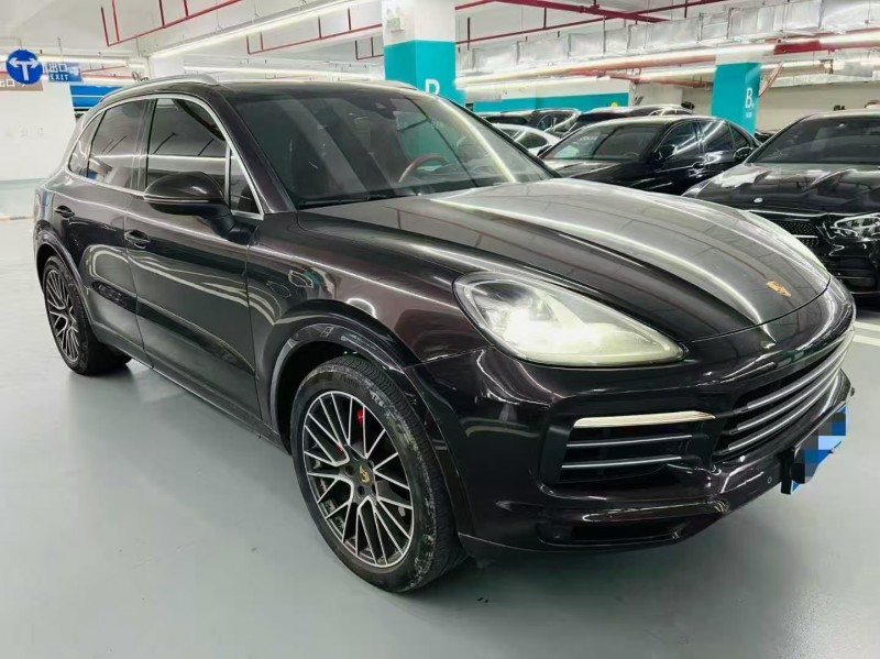 广州22年保时捷卡宴5