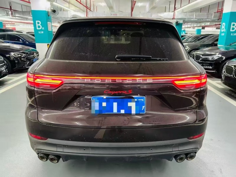 广州22年保时捷卡宴9