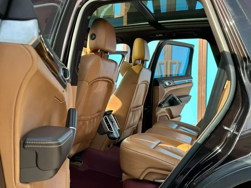 广州14年保时捷卡宴6