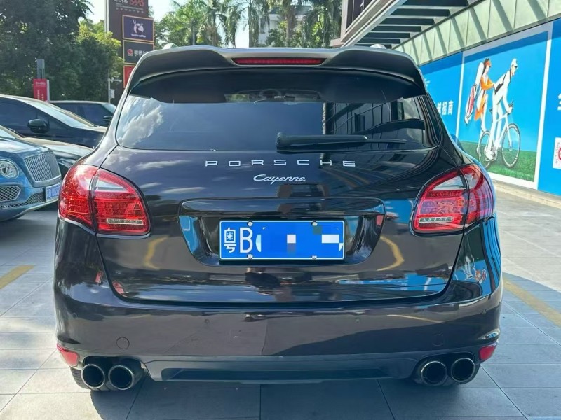 广州14年保时捷卡宴9