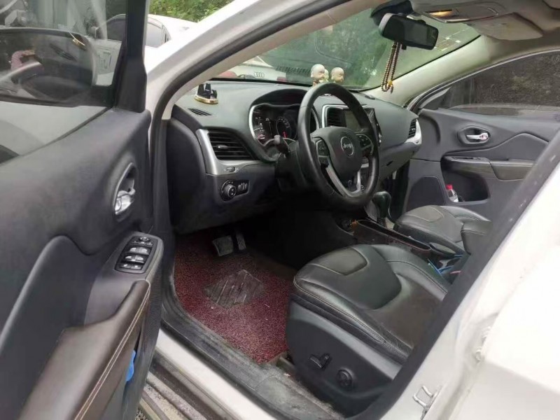 广州16年Jeep自由光4