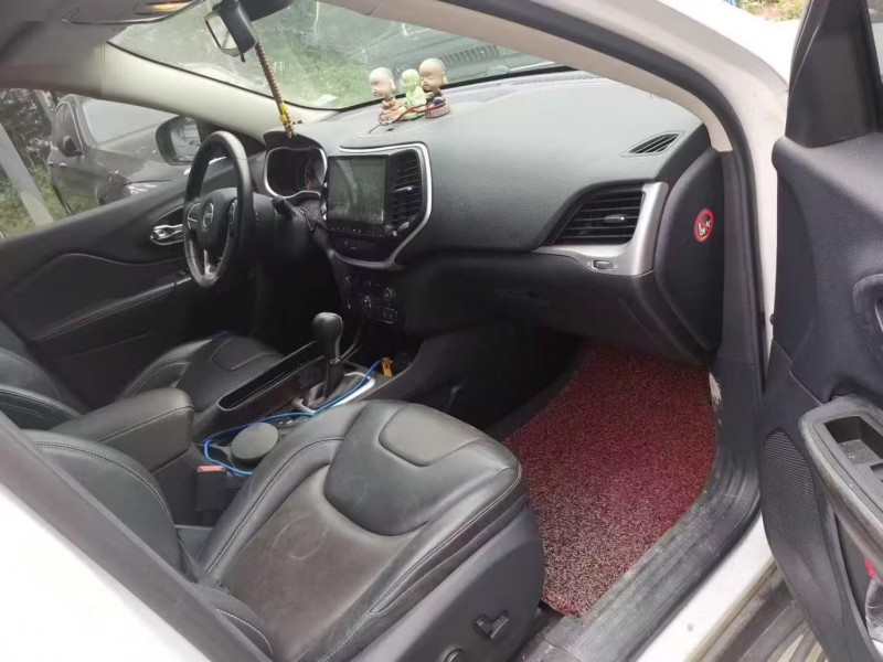 广州16年Jeep自由光6