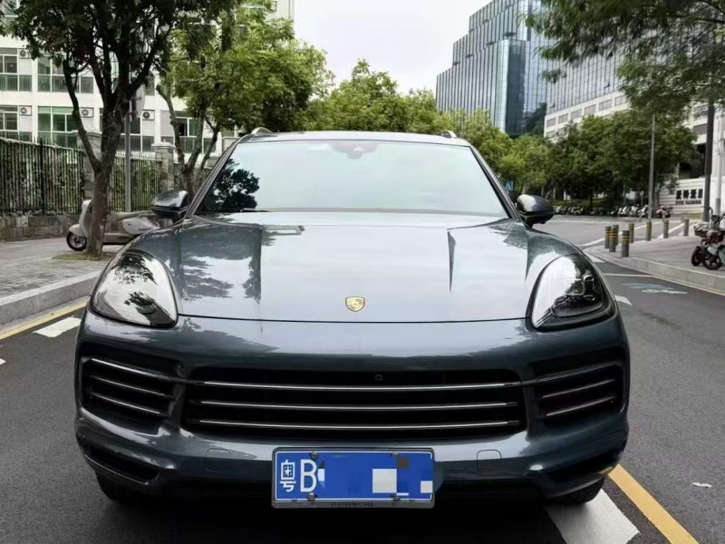 广州19年保时捷卡宴1