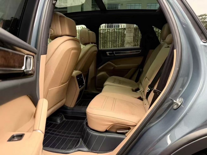 广州19年保时捷卡宴5